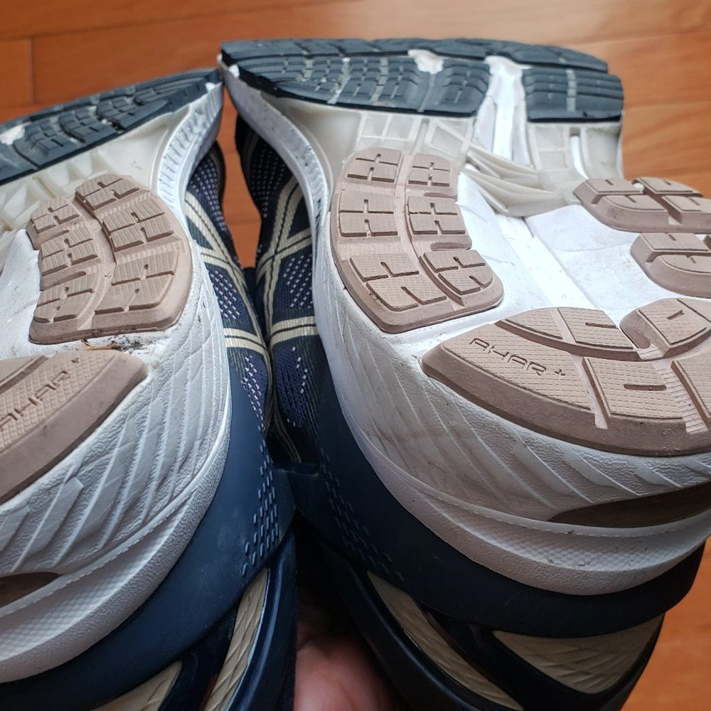 ASICS Gel Kayano 26 - Used - Women's Size 11 - Picture 2 of 6